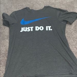 Men’s Nike shirt